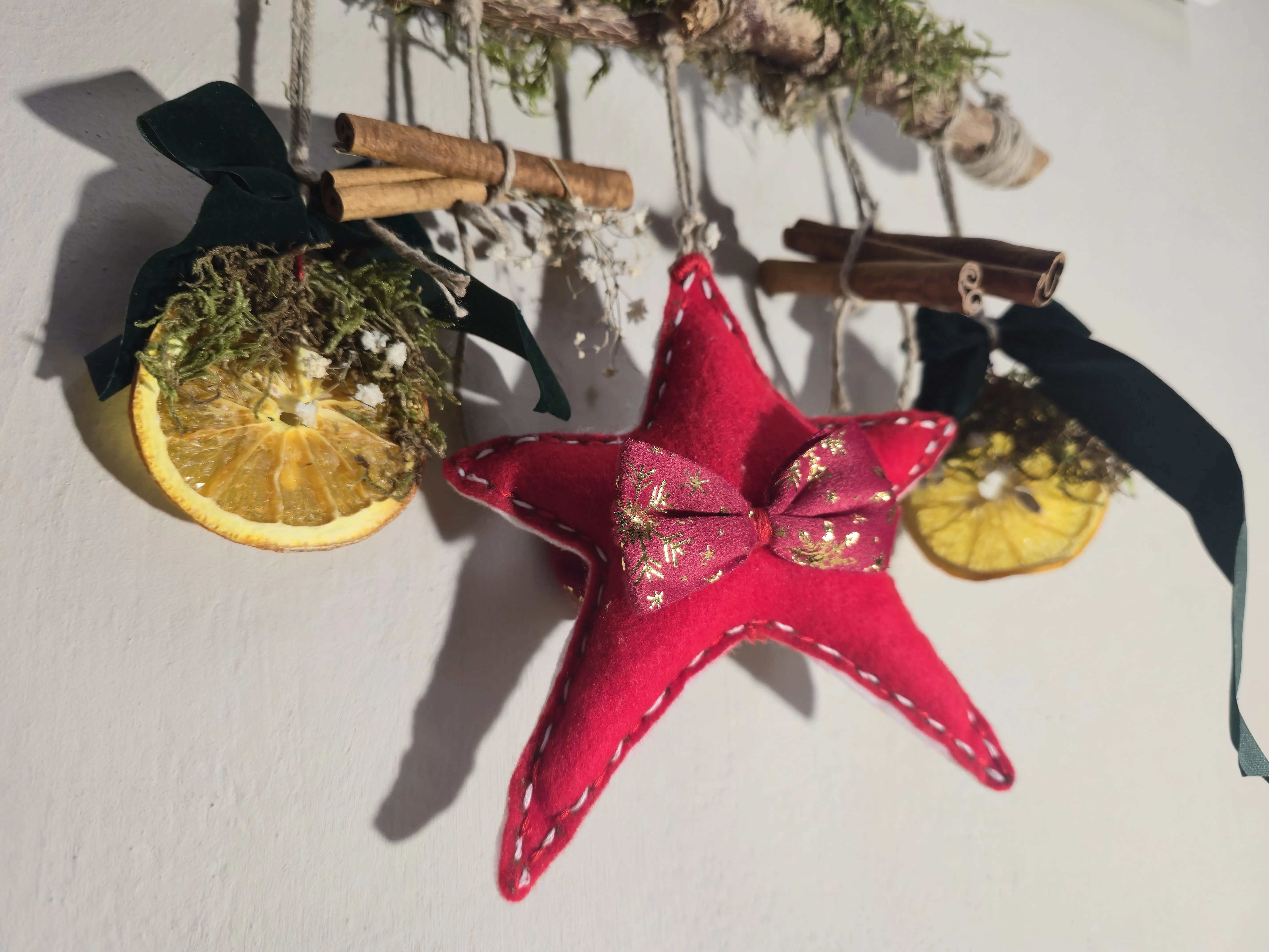 Naturalna zawieszka pomarańczowo-cynamonowa - ozdoby na ścianę, dekoracje świąteczne, naturalne ozdoby świąteczne, rękodzieło